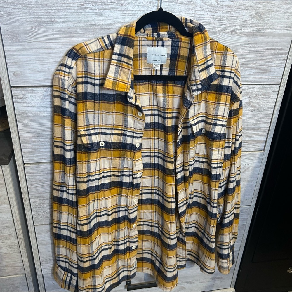 American Eagle Super Soft Button Up Shirt Mens Size XXL Yellow Long Sleeve - Picture 2 of 4